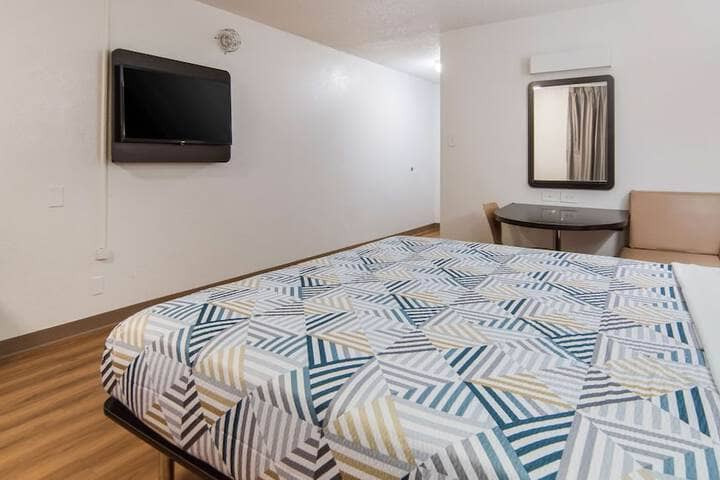 Room 8 of 40