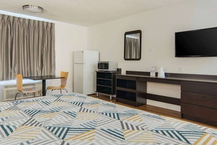 Room 11 of 40