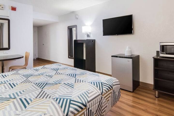 Room 15 of 40