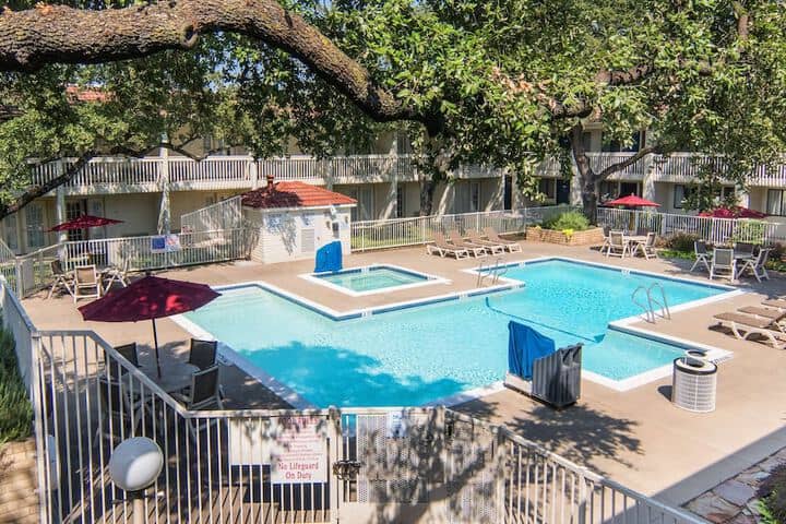 Pool 26 of 40